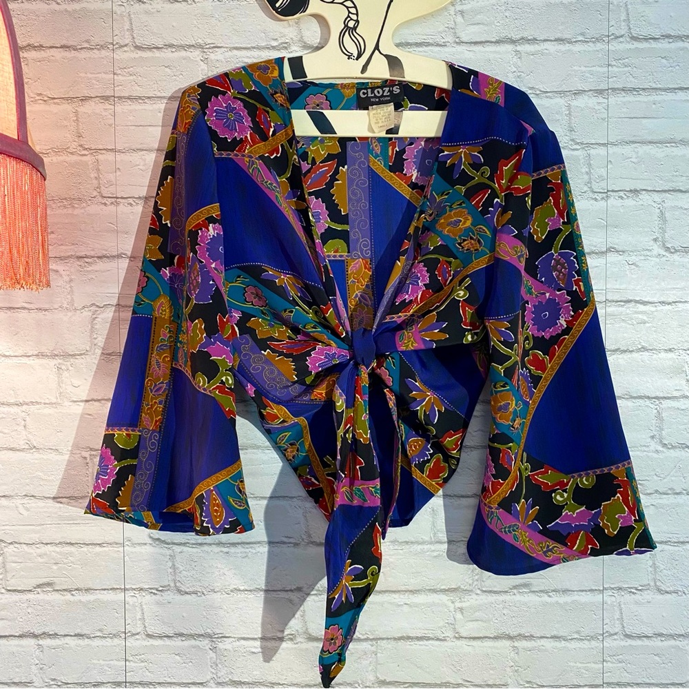 🎈SOLD 🎈VINTAGE Wrap Top CLOZ’S New York Flowers Black Tie Front SMALL